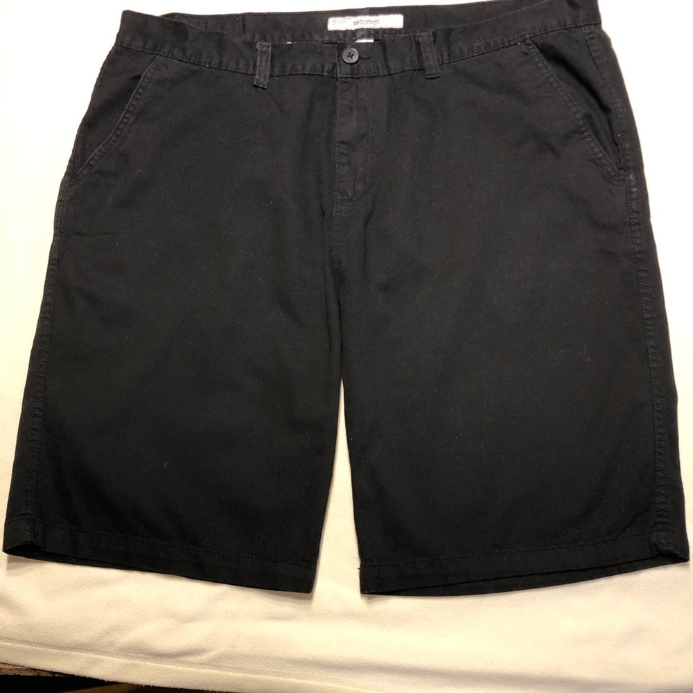 PJ Mark black cotton men’s shorts, size 44.Length 24”inseam 24”, leg width 13”.